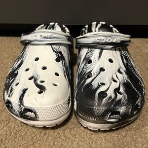 CROCS Kids' Monochrome Swirl Clogs